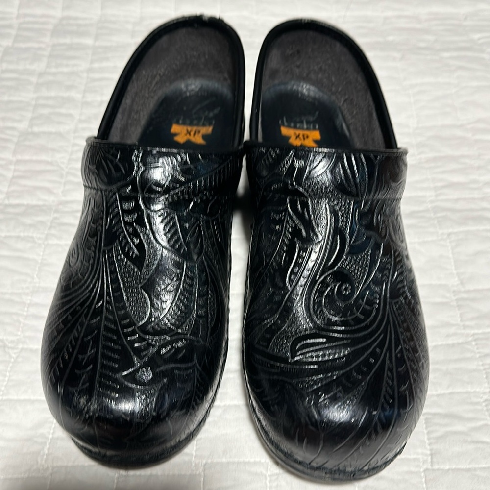 Dansko slip resistant women’s shoe